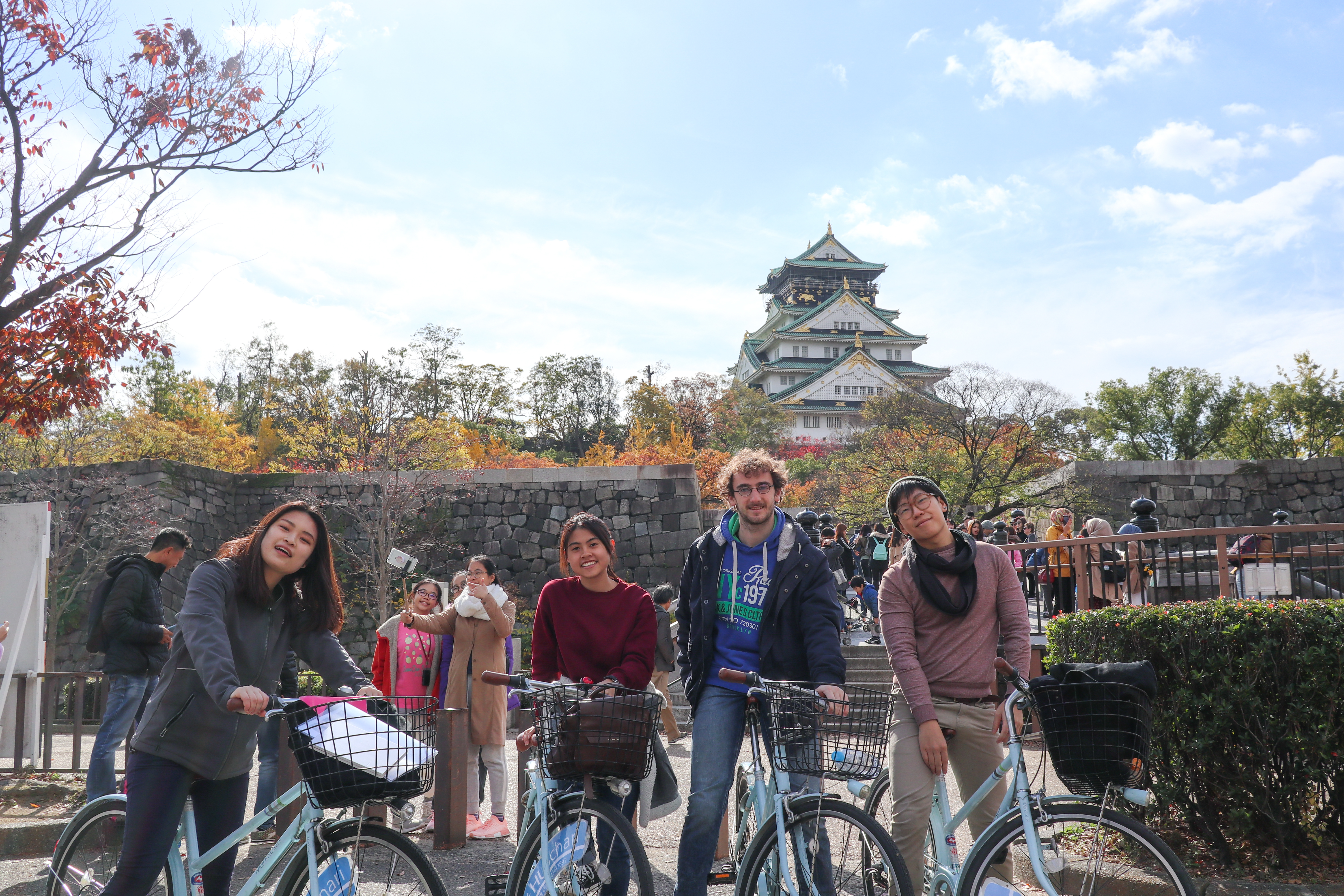 Osaka Bike Tour to the Neighborhoods of Osaka Castle